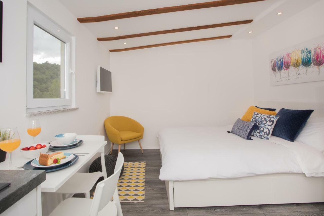 Studio Apartment Skatula Skradin Exterior photo